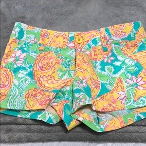 Lilly Pulitzer “The Walsh short” in size 2